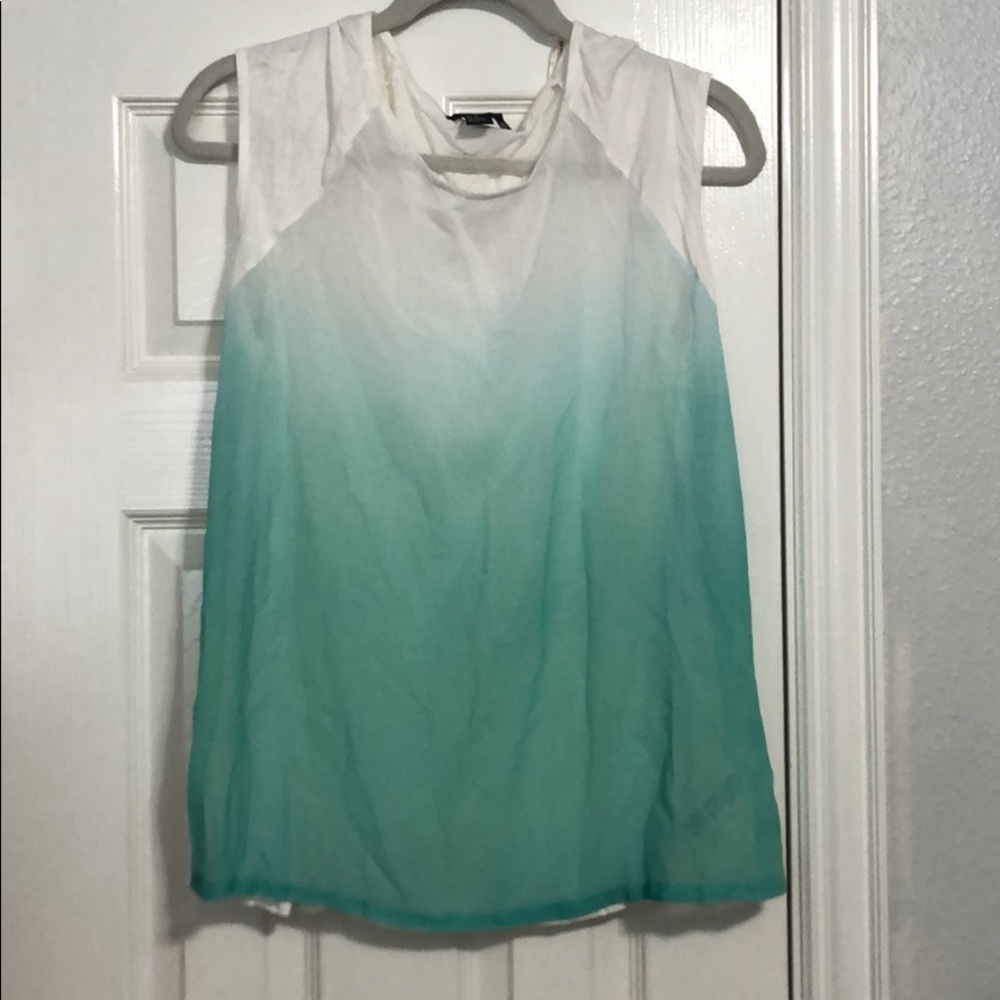🌸🌟NWT🌟 Forever 21 Ombré Top